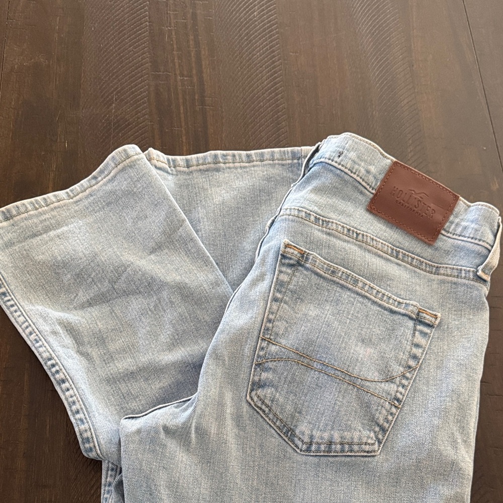 Hollister Men's Slim Jeans in Light Blue 31W x 32L - Picture 7 of 7